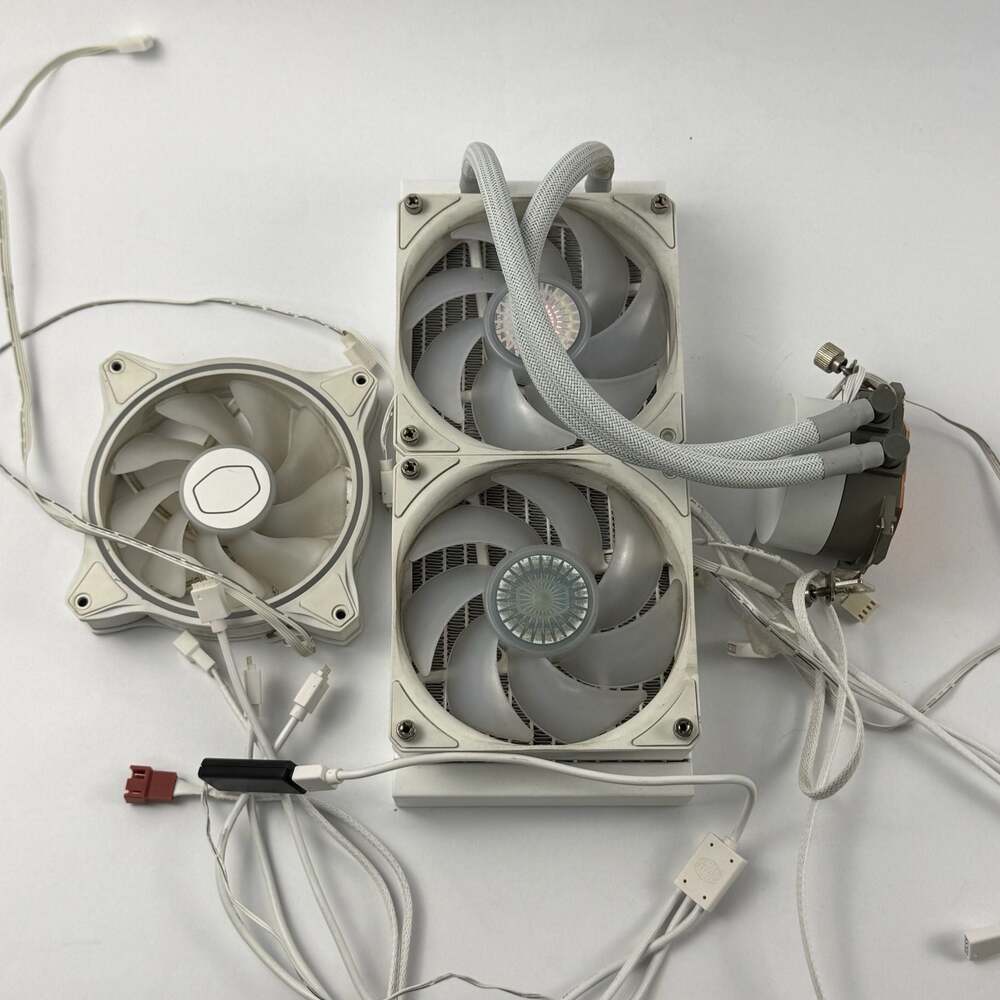 Cooler Master MasterLiquid 240L Core White AIO Liquid Cooler with 3 Fans